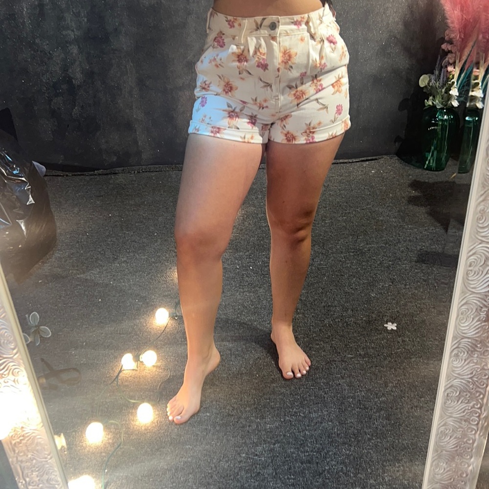 American eagle pleated high rise shortie